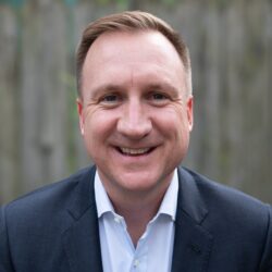 Head and shoulders photo of Chris Henderson