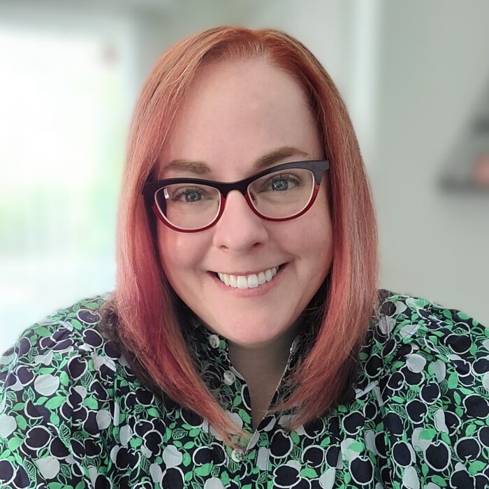 Head and shoulder photo of Kelly Wright