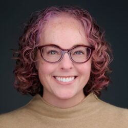 Head and shoulders photo of Kelly Wright